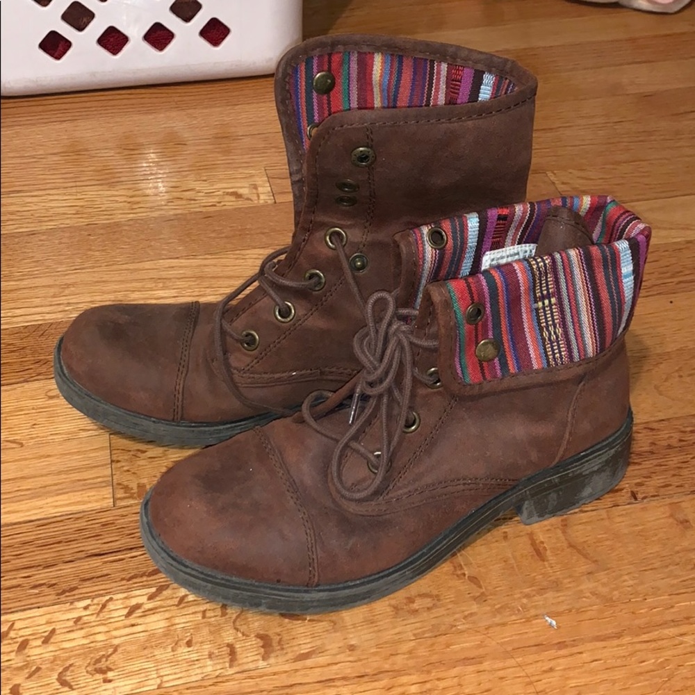 Women’s brown boots